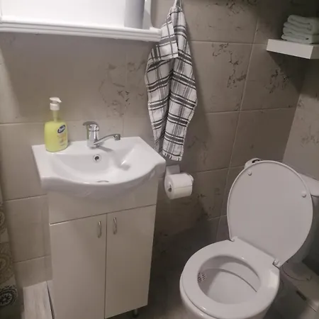 Stan Na Dan-markovic- Rum i privatbostad